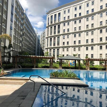 Robles' Unit At 81 Newport Boulevard Manila Exterior photo