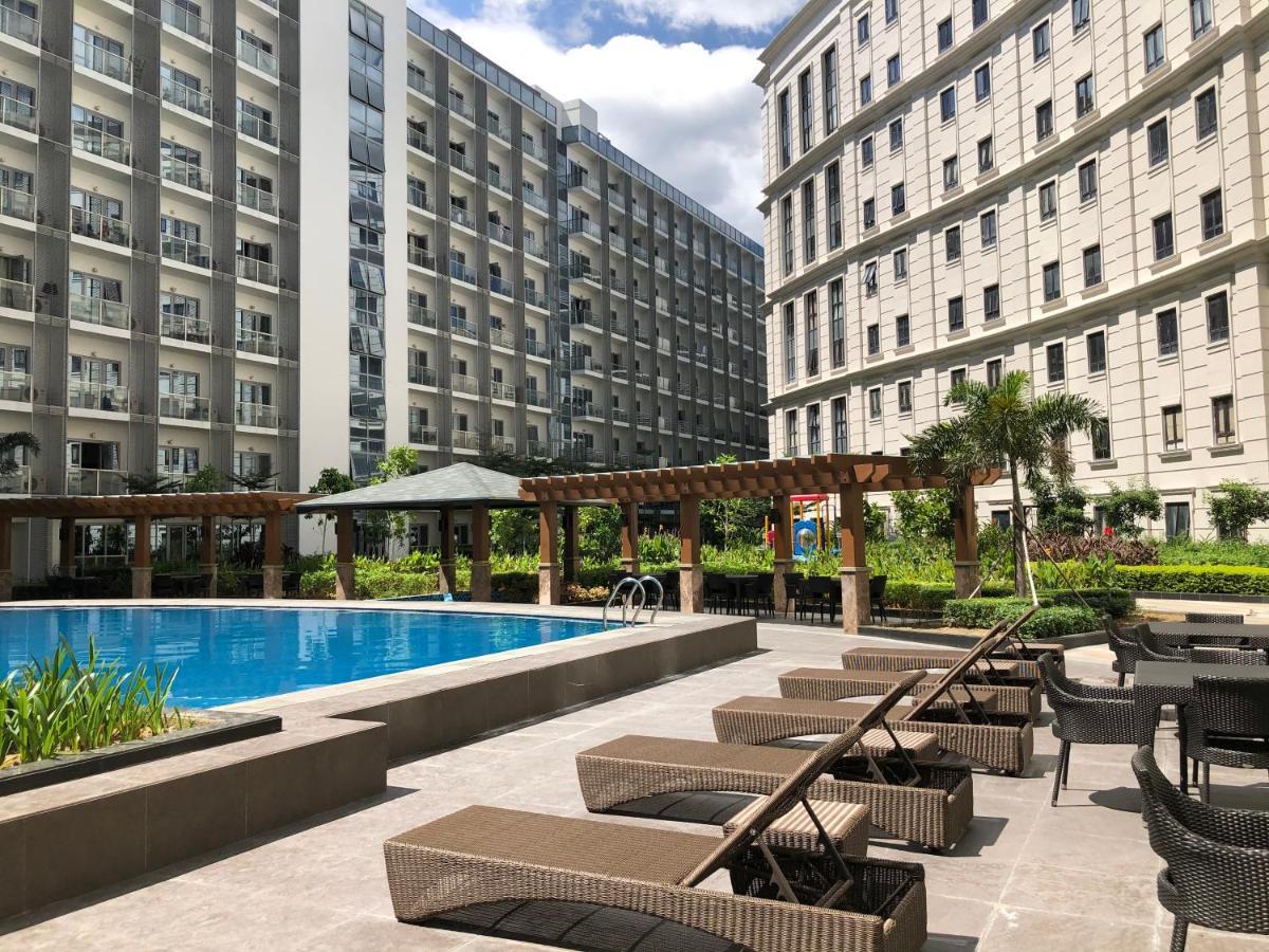 Robles' Unit At 81 Newport Boulevard Manila Exterior photo